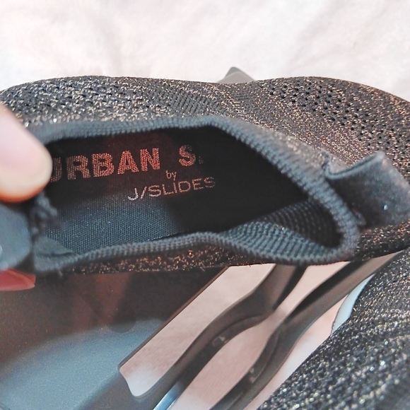 Size 6 Urban Sport by J/Slides NYC Orion Lifestyle Sneaker black/gold metallic - Picture 8 of 8